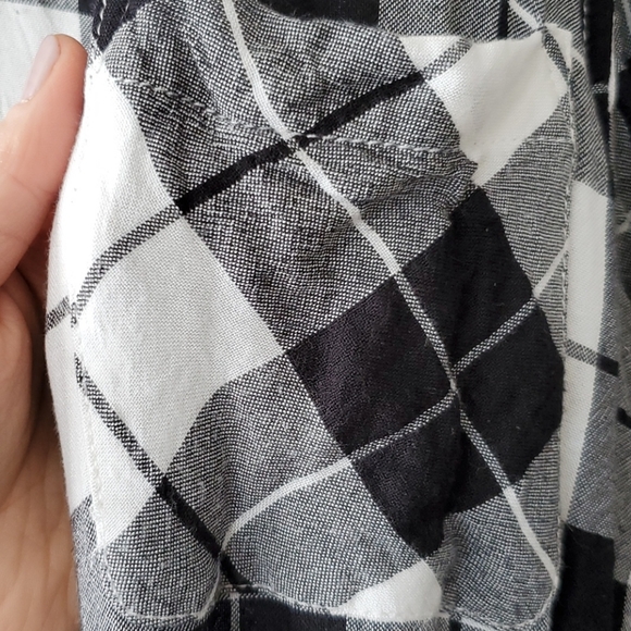 Shirt - Picture 3 of 4